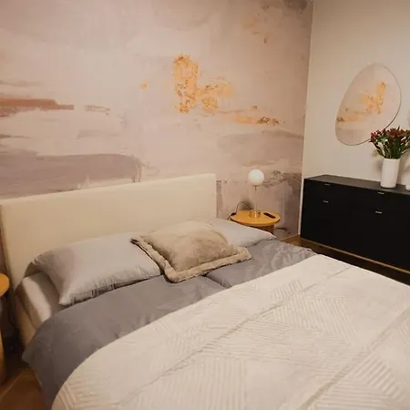 Dickensa 36a Lejlighed